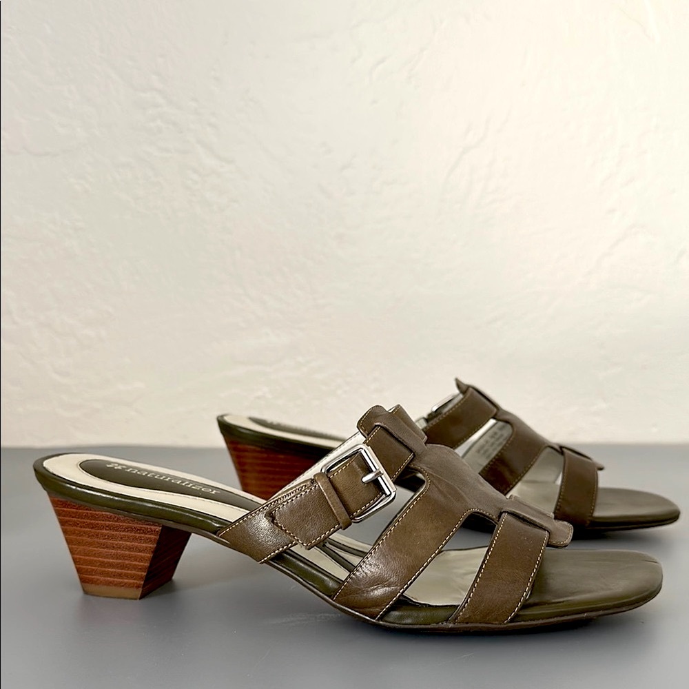 Women's Naturalizer olive green Lower Heeled Sandals